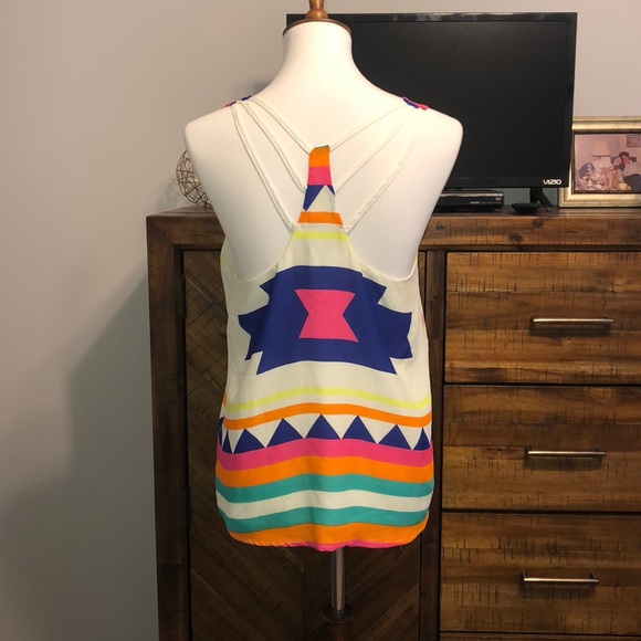 M colorful Aztec Razorback top - Picture 4 of 8